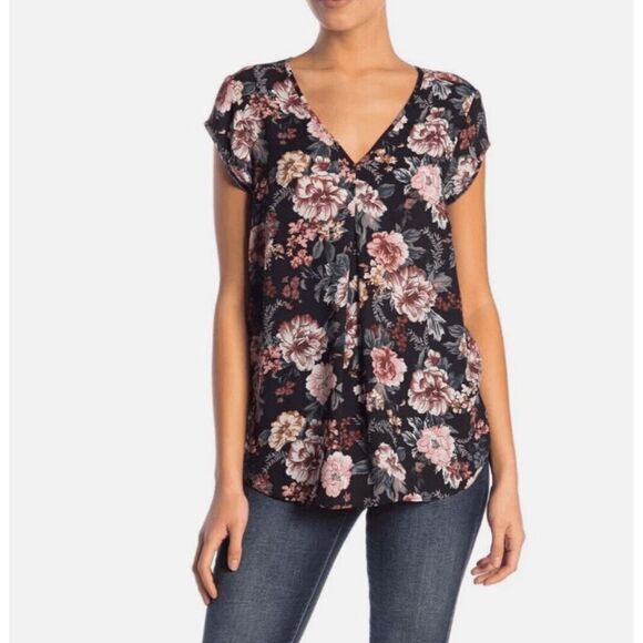 Halogen Black Rose Print V-neck and Back Blouse Cap Sleeve Flowy Size Large - Picture 2 of 9